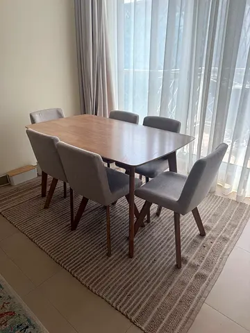 Dinning table + chairs + carpet