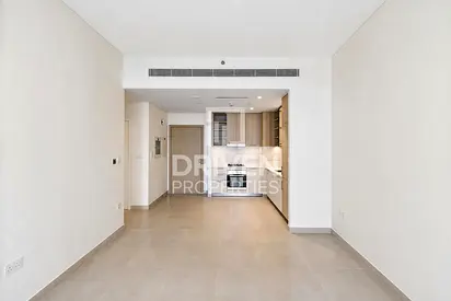 Brand New Unit | Modern Living | Ideal Location