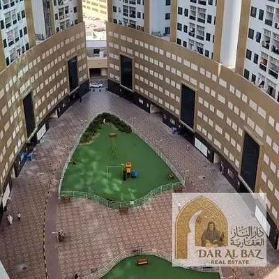 🏡 3 غرف وصالة مفروشة للإيجار السنوي بأبراج اللؤلؤة، الراشدية 1 عجمان. 💰55,000 درهم، 4 دفعات، تأمين 5,000 شيك. بلكونة، 3 حمامات، مطبخ مغلق، باركينغ و