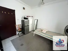 Furnished studio with excellent space and a prime location on a main road. Features central gas air 