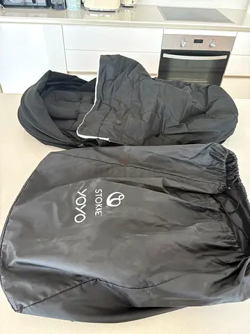 Stokke YOYO Carry Cot for newborn 0-6 months / Accessories with Travel Bag - Good Used Condition