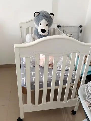 White Wooden Baby Crib with Mattress - Good Condition