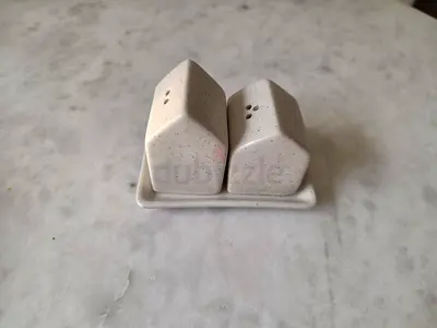 European Style Ceramic Salt & Pepper Shaker Set with Tray