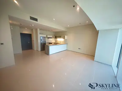 VACANT | NEAR METRO | HIGH FLOOR | SPACIOUS