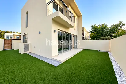 Vacant Now| 4 BR + Maids | Great Location| Corner