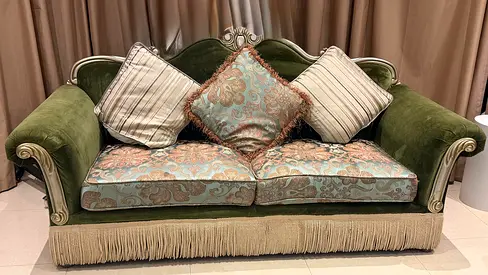 Luxury Classic Sofa Set – 8 Pieces for Sale