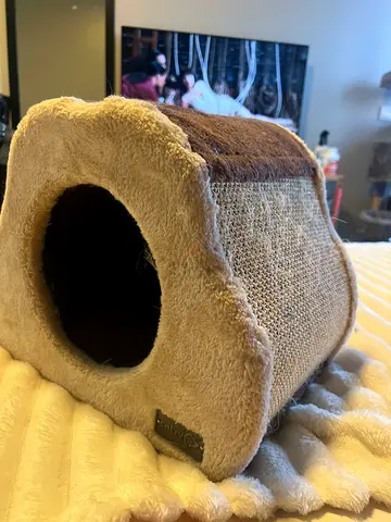 Catry Cat House With Scratcher 35x25x27cm- gently used