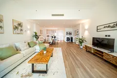 EXCLUSIVE | Beachfront | Upgraded | High Ceilings