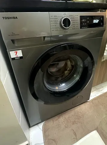 Toshiba 7KG Front Load washing machine - 700 AED