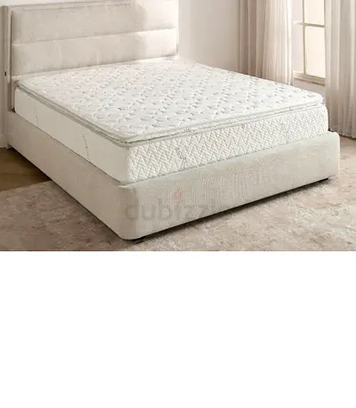 Almost new Home Center Queen Mattress 160x200 one week old