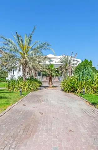 Classic mansion for sale - Sharjah Al azra