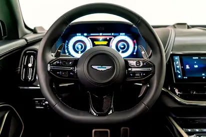 2026 Aston Martin DBX 照片 9