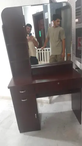 Dressing table