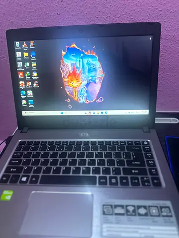 Acer Aspire Laptop - Good Condition, Windows 10