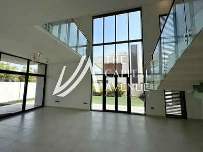 أسقف عالية | جاهز للسكن | المنطقة J