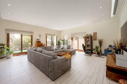Exclusive | Immaculate | 5bed | Vacant Soon