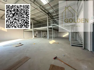 A fully independent 7,500 sq. ft. warehouse with a practical operating height, equipped with offices and internal bathrooms, plus a 2,500 sq. ft. mezz