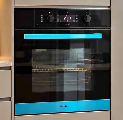 Built-in Miele Compact Electric Oven in Black 60cm - Good Condition