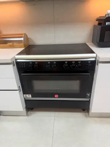 ميدان اڤنيو