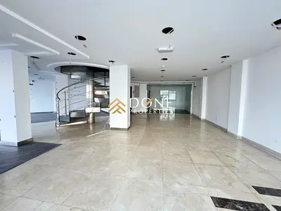 1 MONTH FREE LUXURY SHOP WITH MAZZNIN FLOOR WITH OFFICE SPACE READY TO MOVE VERY PRIME LOCATION JUS