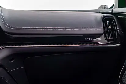 2026 Aston Martin DBX 缩略图 15