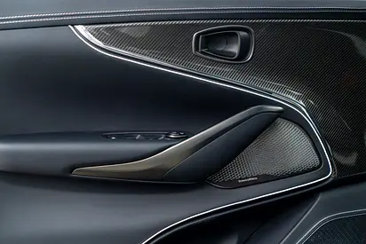 2026 Aston Martin DBX 缩略图 16