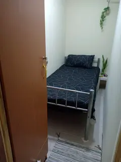 Partition room for Arab male only