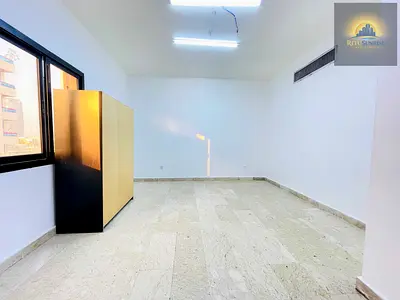 Hot offer Excellent 2bhk available with 2 bathrooms and balcony central ac Muroor road