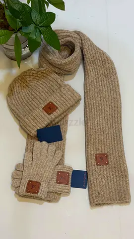 Beige knitted hat, scarf and gloves set