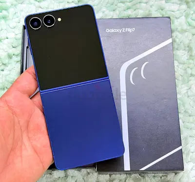 SAMSUNG GALAXY Z FLIP 7 512GB STORAGE NAVY BLUE COLOR