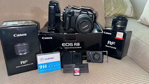 Like NEW Canon EOS R8 creator kit AED 6000