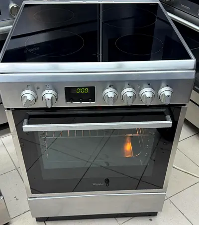 Whirlpool 4Hobs Electric Ceramic Cooker Neat and
