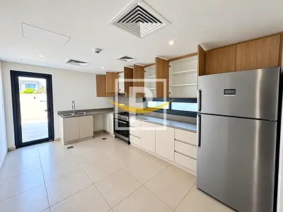 Hot Deal | Spacious and Bright