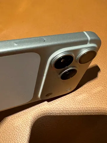 iPhone 17 Pro Max – 256GB – Silver