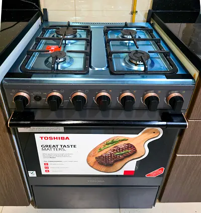 Toshiba 4 Burner Cooking Range with Oven - Like New - 60x60 Cm