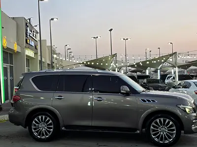 2015 Infiniti QX80 Premium Select GCC Specs