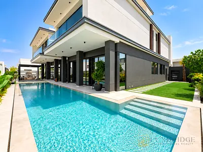 CUSTOM BUILD | UNFURNISHED | READY TO MOVE
