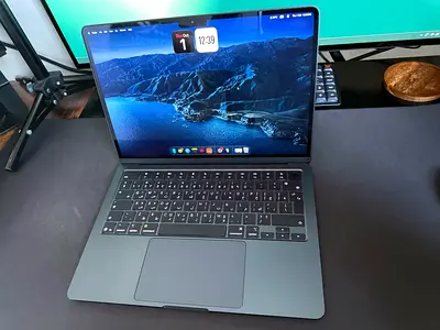 2025 MacBook Air 13-inch with Apple M4 chip