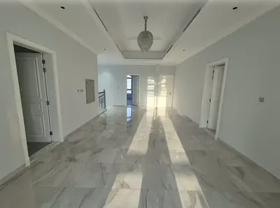 Nice, huge 5br villa in Nad al Sheba 2 for lease