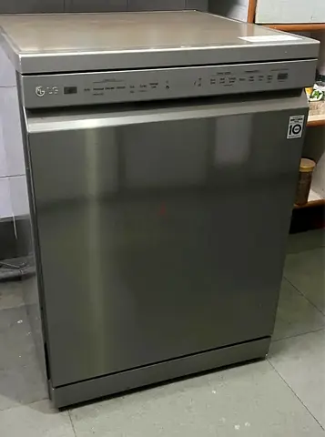 LG 14 place settings dishwasher with quadwash