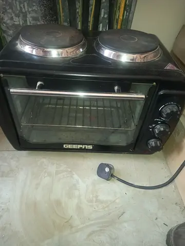 Geepas Mini Oven with Dual Hot Plates - Used, Working