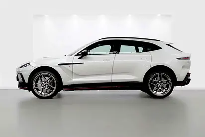 2026 Aston Martin DBX 照片 2