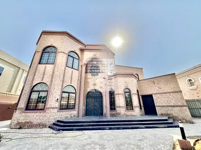 فيلا كلاسيكية فاخرة | غرف بحمامات داخلية | حديقة