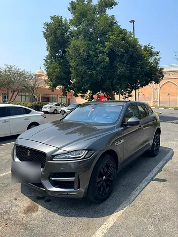 2019 Jaguar F-PACE — фото 5
