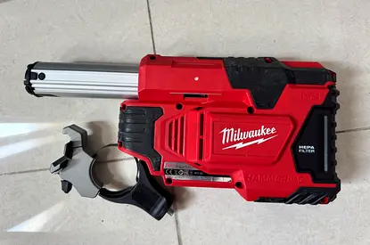 Milwaukee M12 DE HAMMERVAC – Brand New + Charger