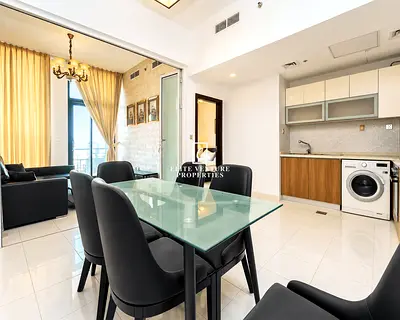 SPACIOUS LIVING & DINING AREA | HIGH FLOOR