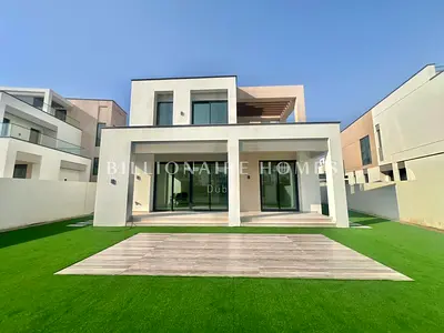 Vacant | Huge Plot | Corner Unit