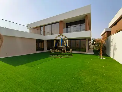 Luxurious 5 bedroom with maid room majlis driver room villa for rent