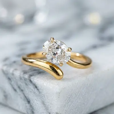 Certified 0.91 Ct Oval Solitaire Diamond Ring 18K Gold | 2.60 Grams