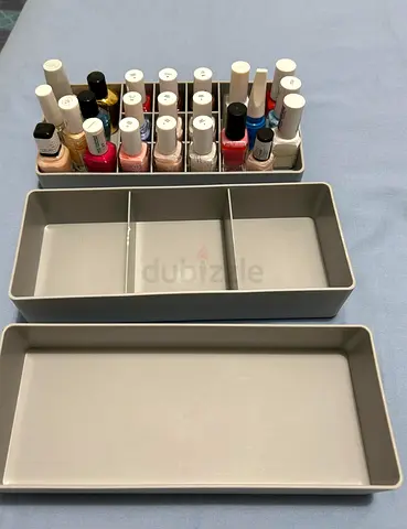 Make up organizer